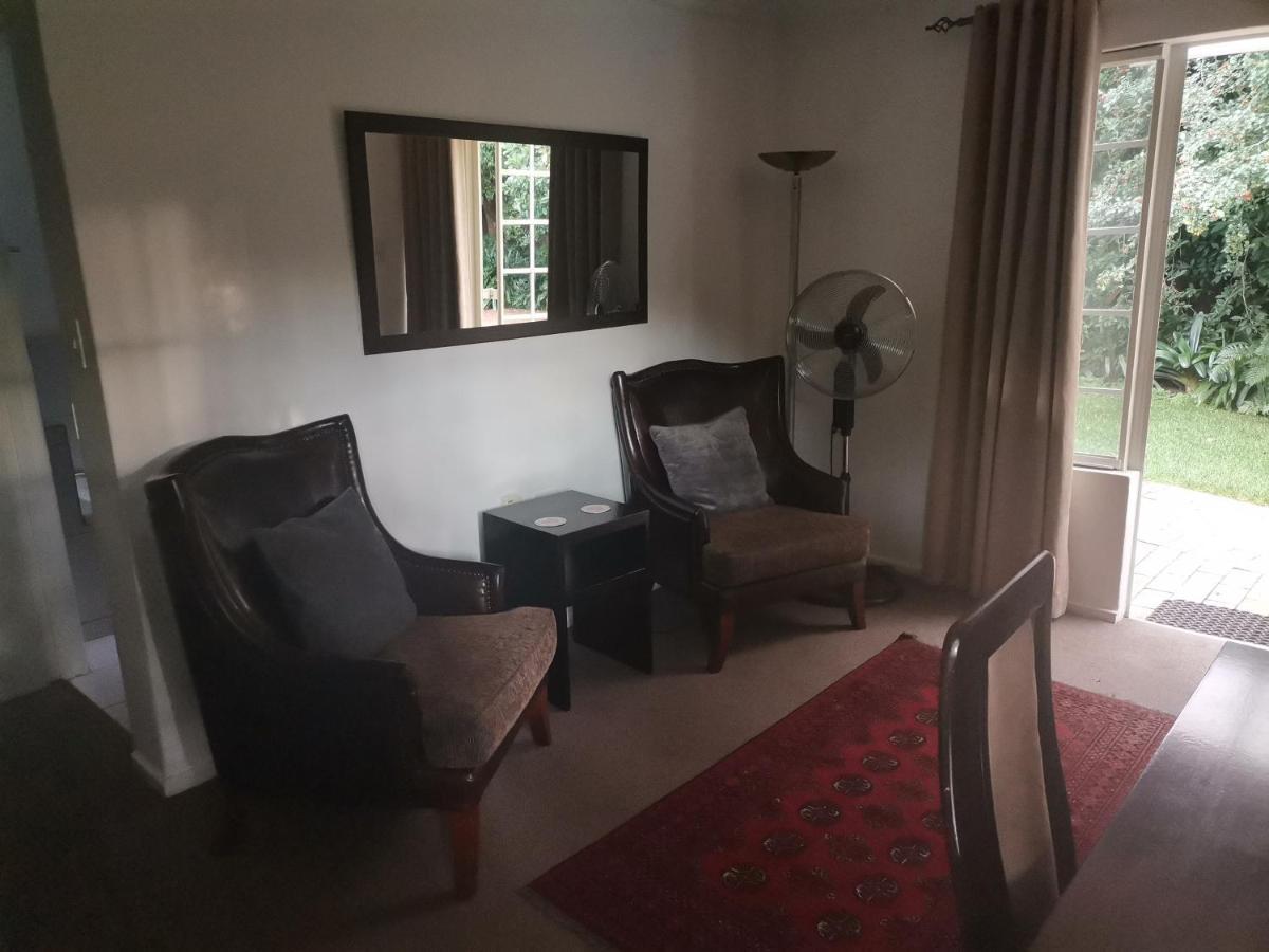 Rosebank Lodge Guesthouse By Claires Johannesburg Ngoại thất bức ảnh