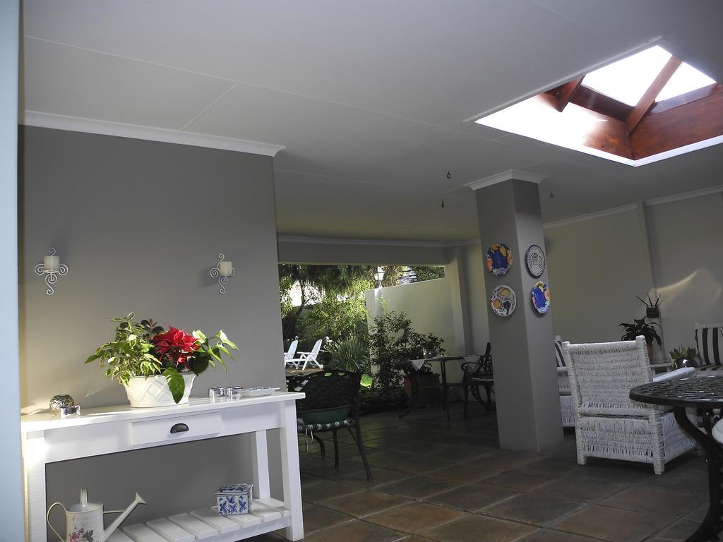 Rosebank Lodge Guesthouse By Claires Johannesburg Ngoại thất bức ảnh