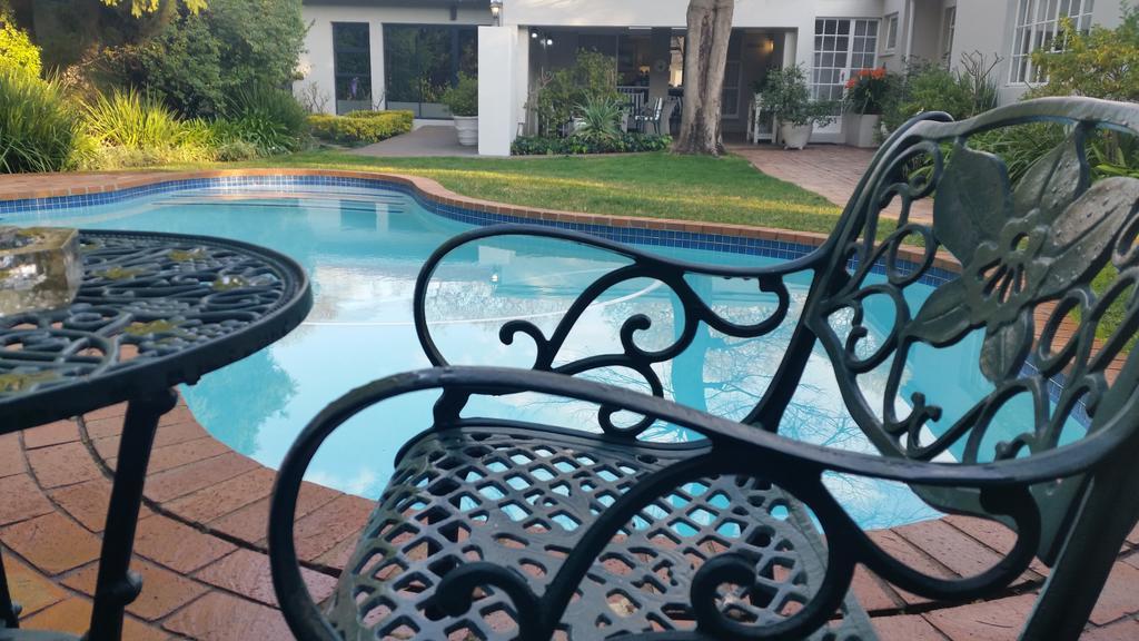 Rosebank Lodge Guesthouse By Claires Johannesburg Ngoại thất bức ảnh