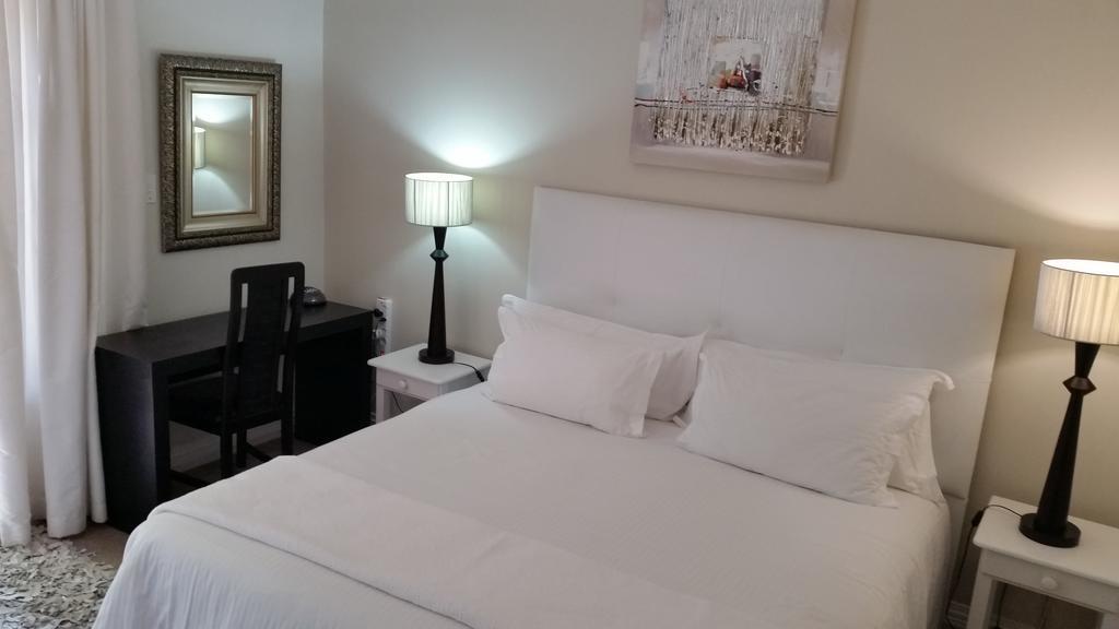 Rosebank Lodge Guesthouse By Claires Johannesburg Ngoại thất bức ảnh